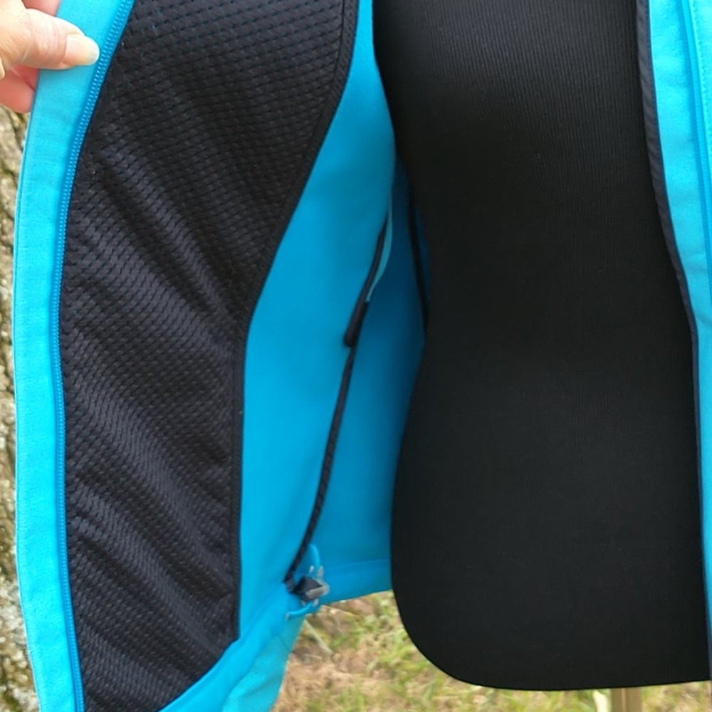 L. L. Bean Lightweight Jacket - Picture 8 of 13